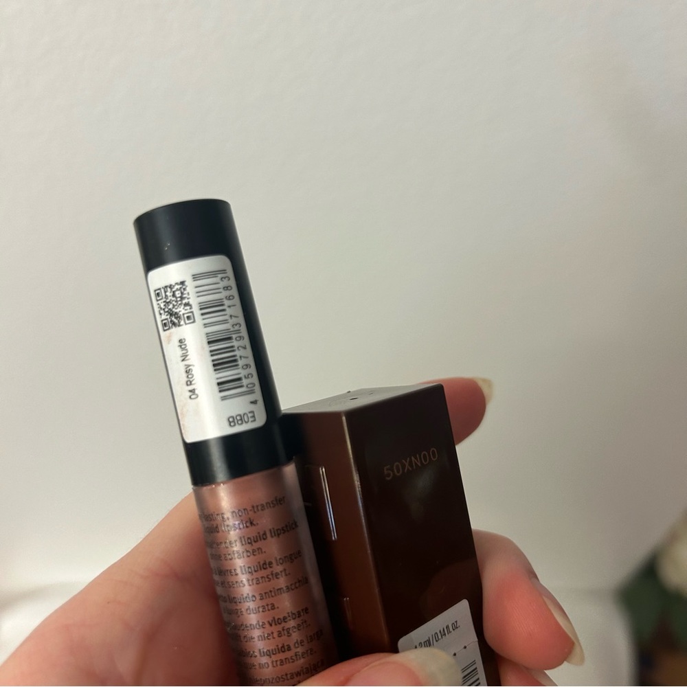 Essence face and lip makeup bundle - Picture 6 of 7
